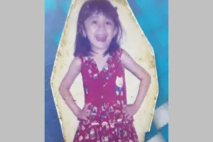 Bocah cilik jago berpose ini pernah jadi Ratu FTV, intip 11 potret terbarunya jadi emak-emak berhijab