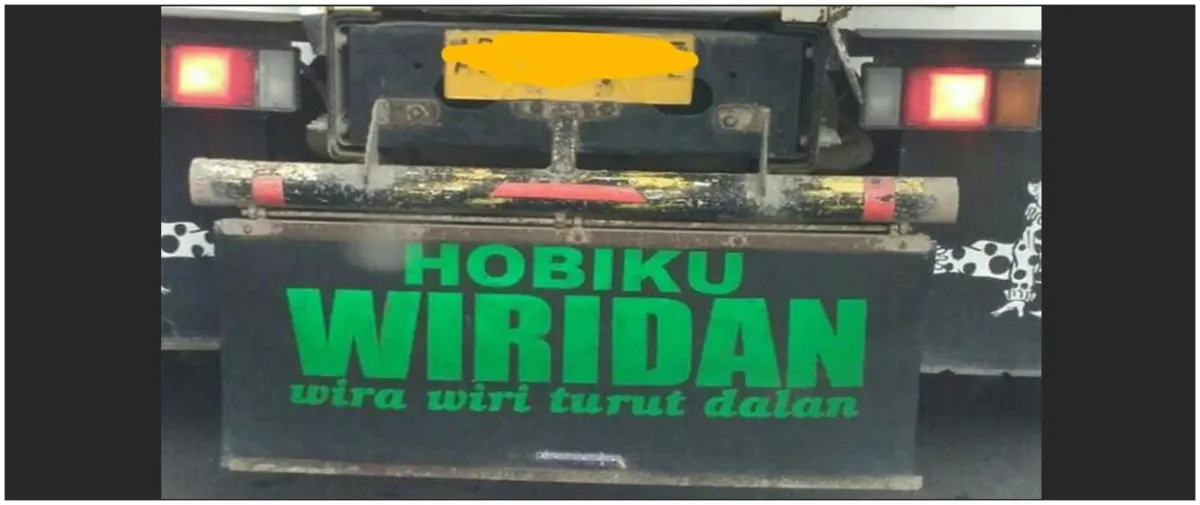 11 Tulisan kocak di belakang truk ini bikin susah nahan tawa walau sedang kepanasan