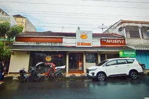 Menikmati sajian minuman legendaris kedai Es Murni Magelang, cocok obati dahaga seharian puasa