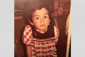 Bocah kecil rambut bondol ini kini jadi istri presenter kondang, intip 11 transformasinya