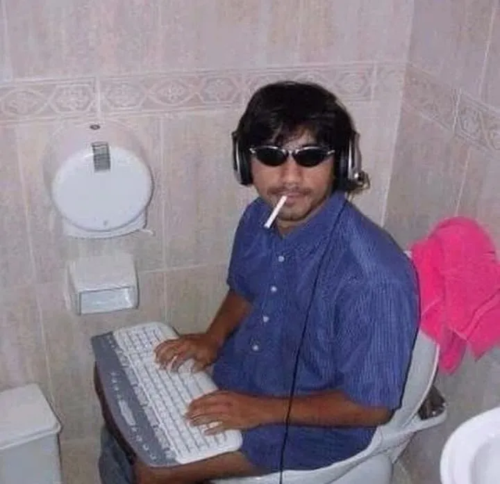 11 potret kocak orang saat main game © berbagai sumber 11 potret kocak orang saat main game © berbagai sumber