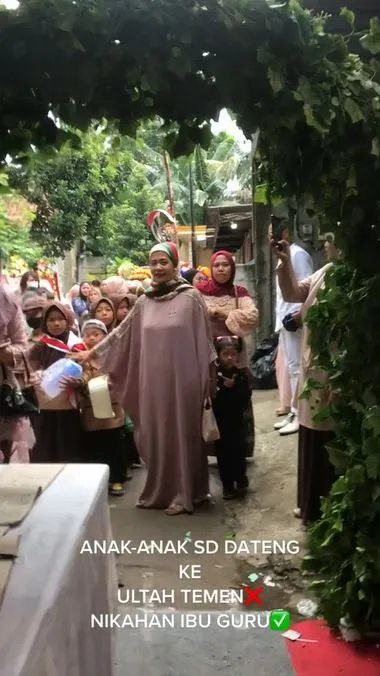 murid datang ke pernikahan guru TikTok murid datang ke pernikahan guru TikTok