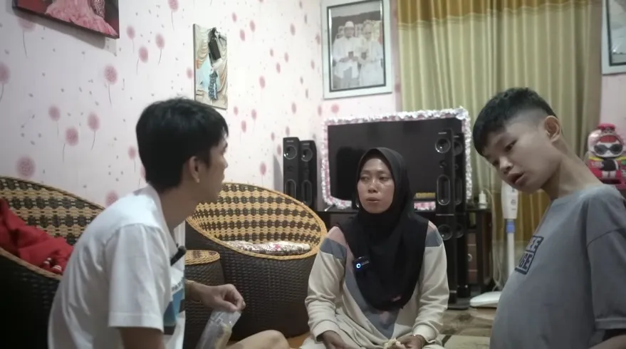 TKI Taiwan rawat anak majikan © YouTube