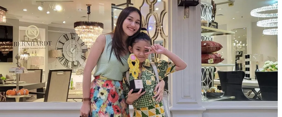 Bak anak SMA padahal masih SD, potret Bilqis anak Ayu Ting Ting pertama masuk sekolah ini manglingi