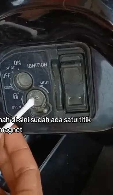 begini trik pencuri bobol kunci motor Berbagai sumber