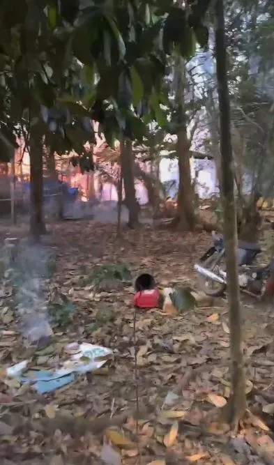 momen pria kabarkan info kebakaran TikTok