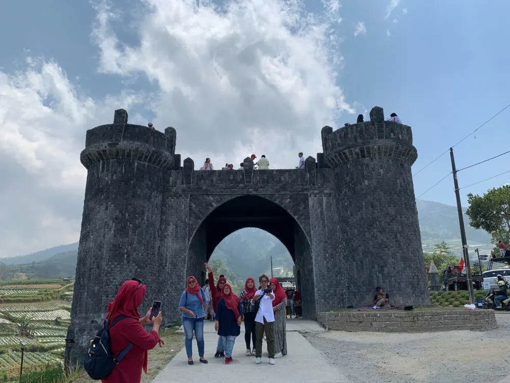 Pesona Negeri Kahyangan © 2023 brilio.net