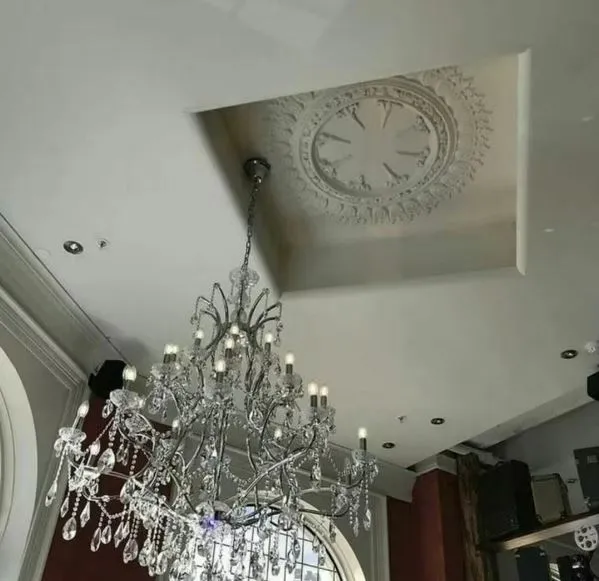 benda di plafon © berbagai sumber benda di plafon © berbagai sumber