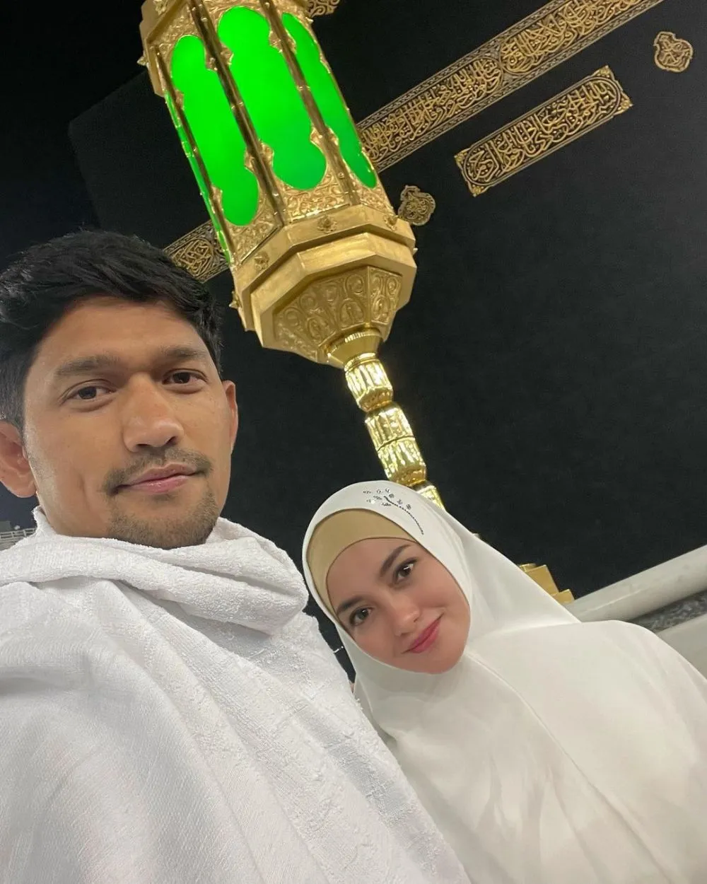 momen perdana seleb umrah bareng pasangan usai nikah © berbagai sumber