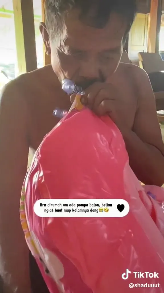 Effort kakek buat cucu © TikTok Effort kakek buat cucu © TikTok