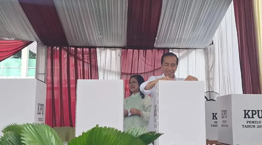 Senyum semringah Jokowi dan Iriana © berbagai sumber