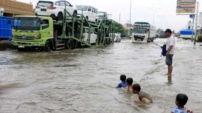 kelakuan banjir nyeleneh berbagai sumber