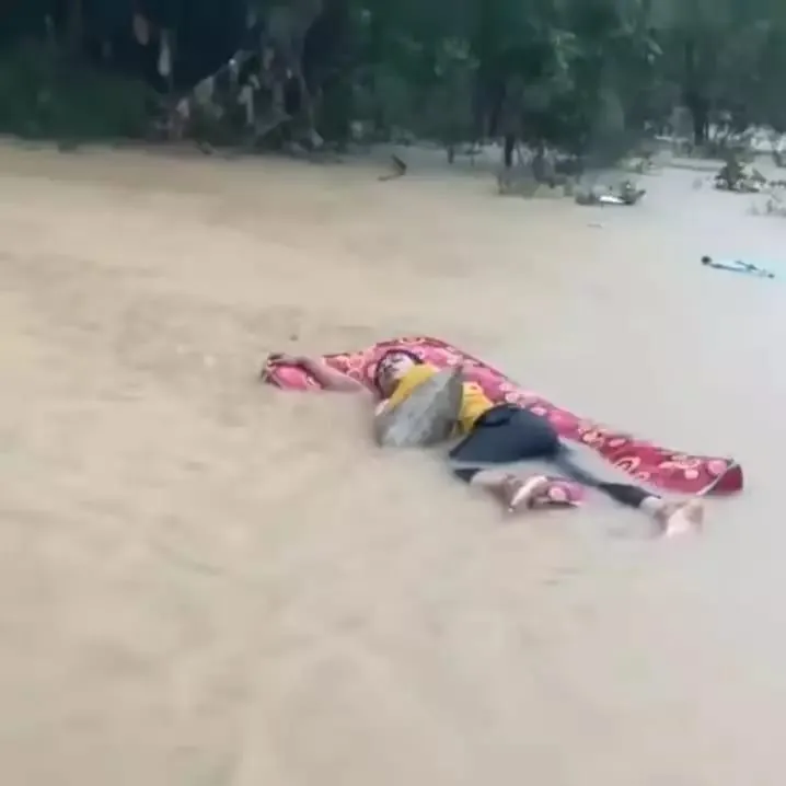 kelakuan banjir nyeleneh berbagai sumber
