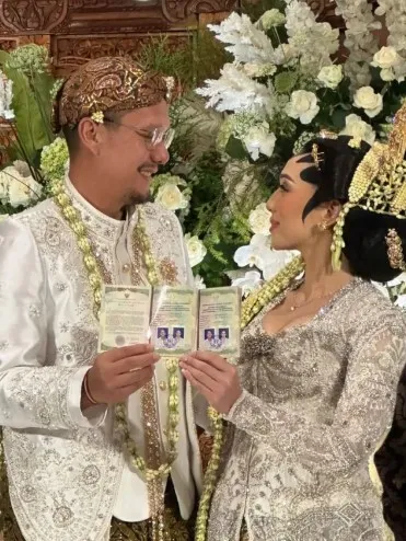 Melanie Putria tulis pesan mantan suaminya © Instagram