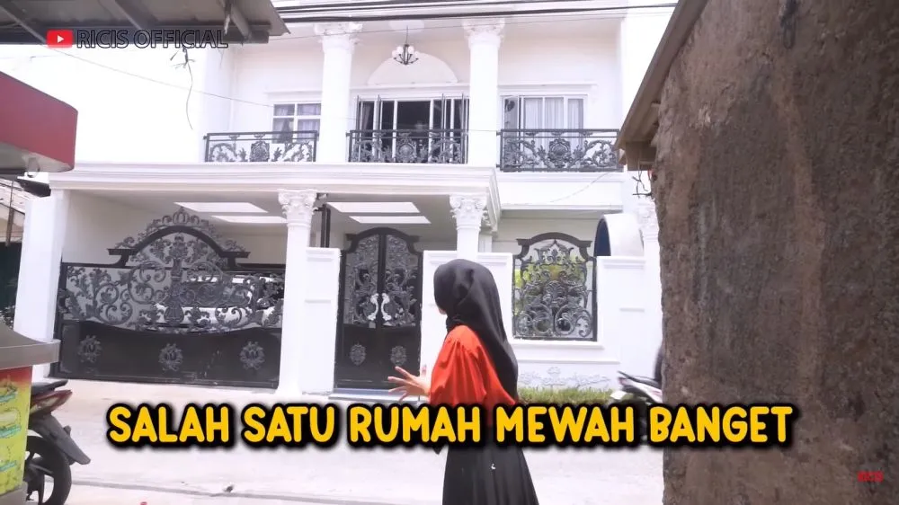 dapur tri wahyuni mungil full marmer © 2024 brilio.net dapur tri wahyuni mungil full marmer © 2024 brilio.net