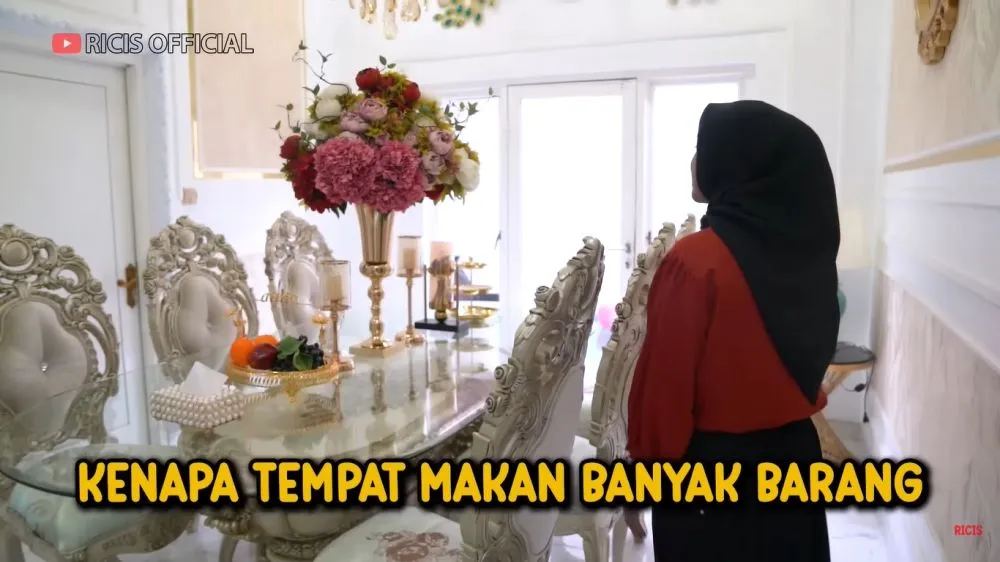 dapur tri wahyuni mungil full marmer © 2024 brilio.net dapur tri wahyuni mungil full marmer © 2024 brilio.net