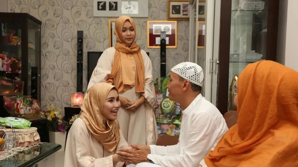 Minta maaf Lebaran bahasa Jawa sesuai tradisi © 2024 berbagai sumber Minta maaf Lebaran bahasa Jawa sesuai tradisi © 2024 berbagai sumber