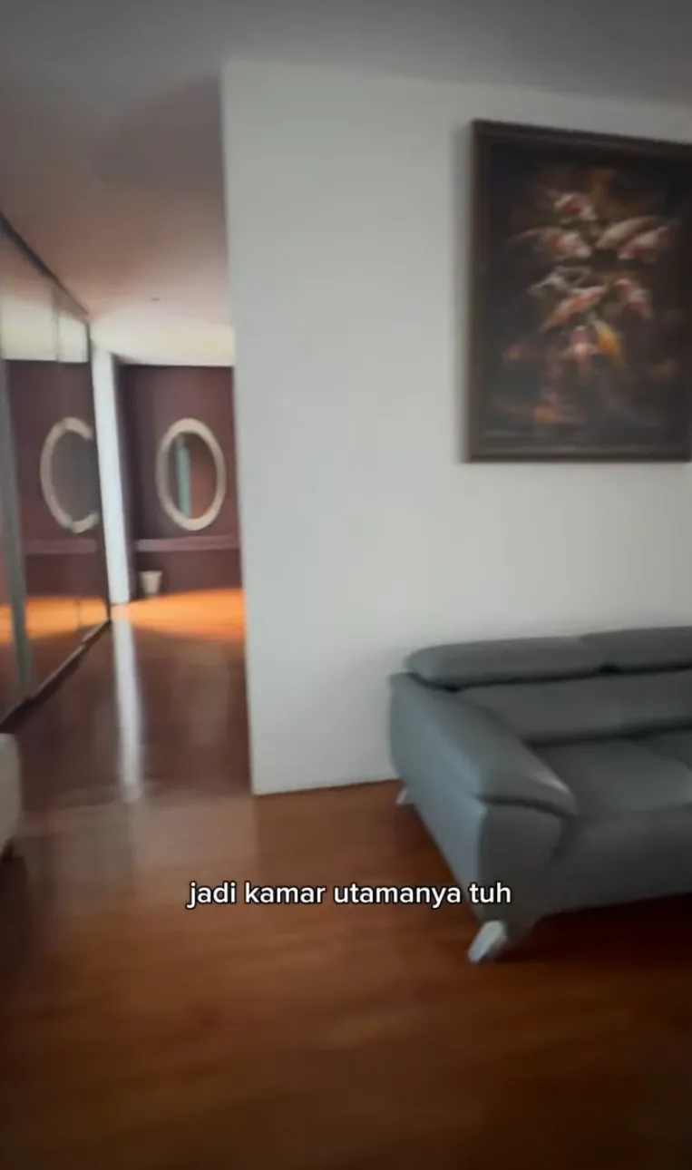 kamar Valencia Nathania YouTube