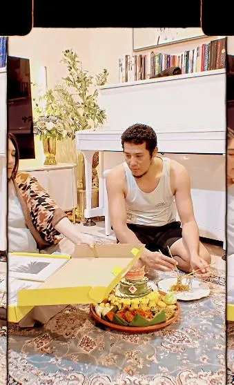  via vallen ultah chevra © 2024 Instagram