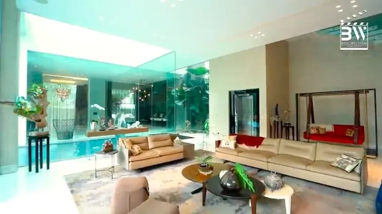 ruang keluarga Manoj Punjabi © YouTube ruang keluarga Manoj Punjabi © YouTube