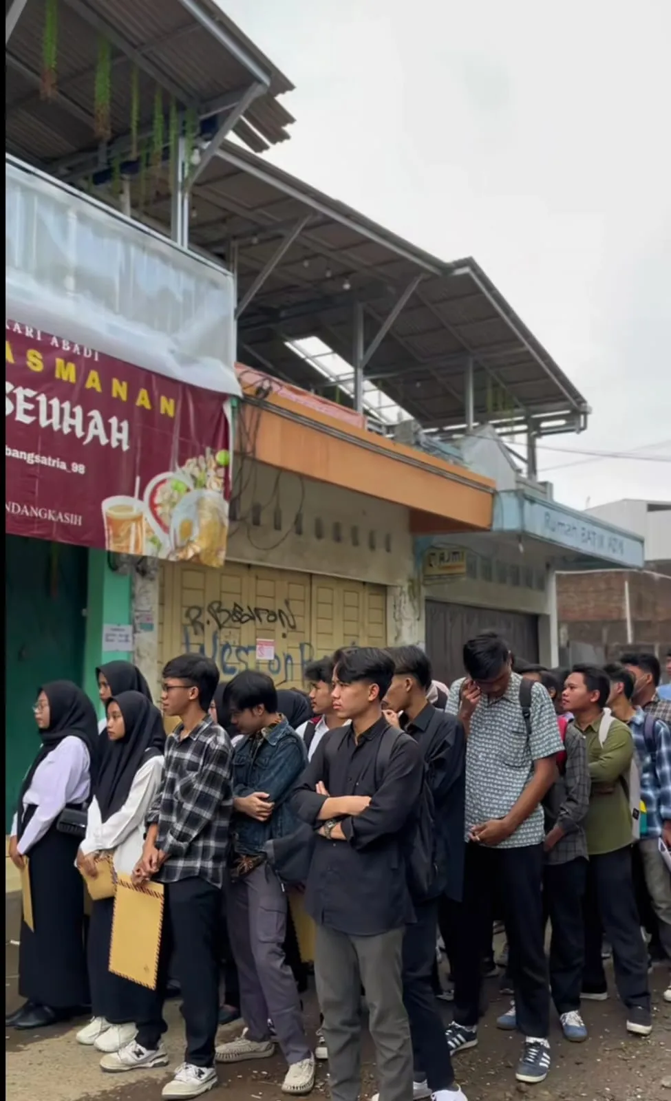 seblak diserbu pelamar © TikTok seblak diserbu pelamar © TikTok