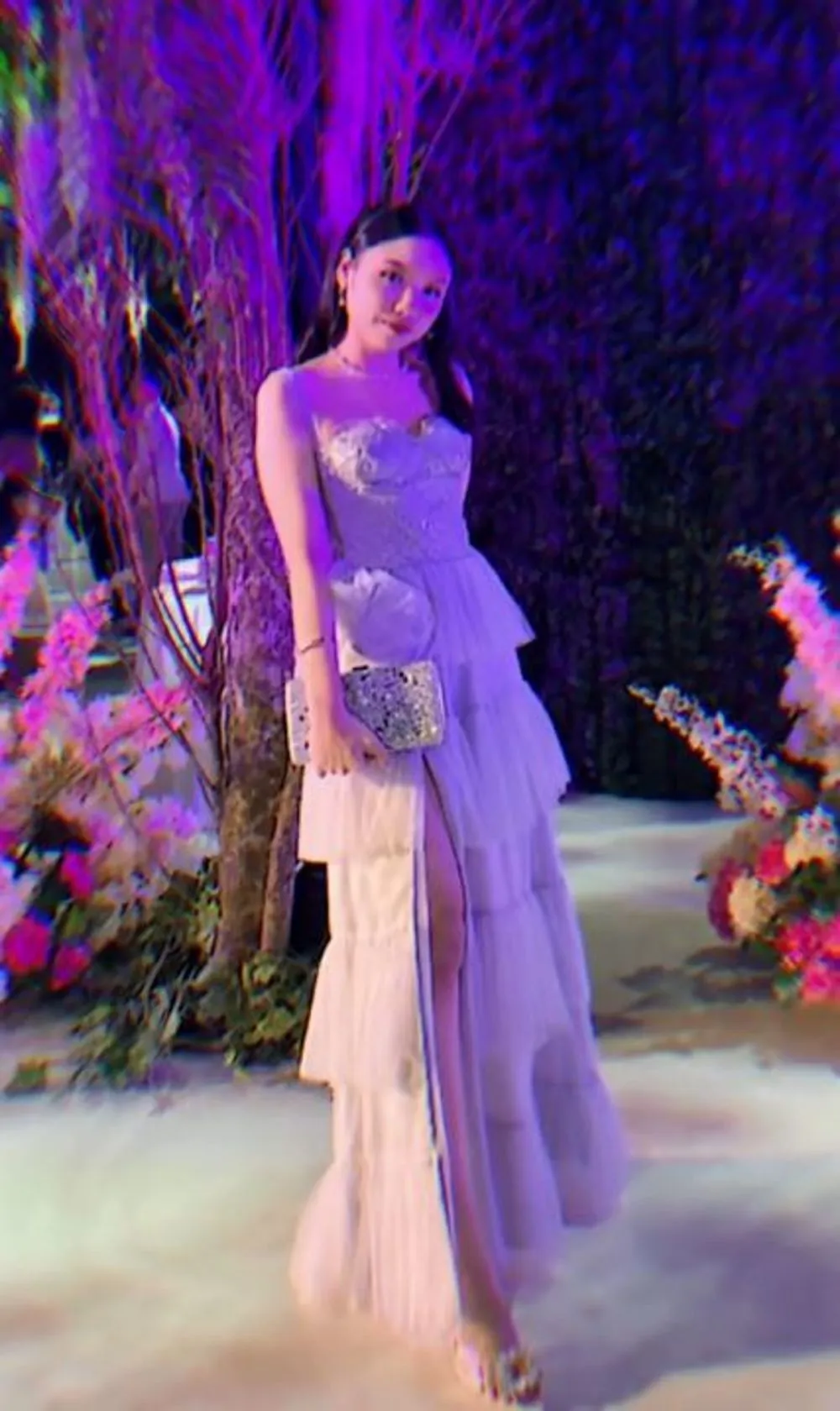 transformasi gadis penjual bubur saat kondangan © TikTok transformasi gadis penjual bubur saat kondangan © TikTok