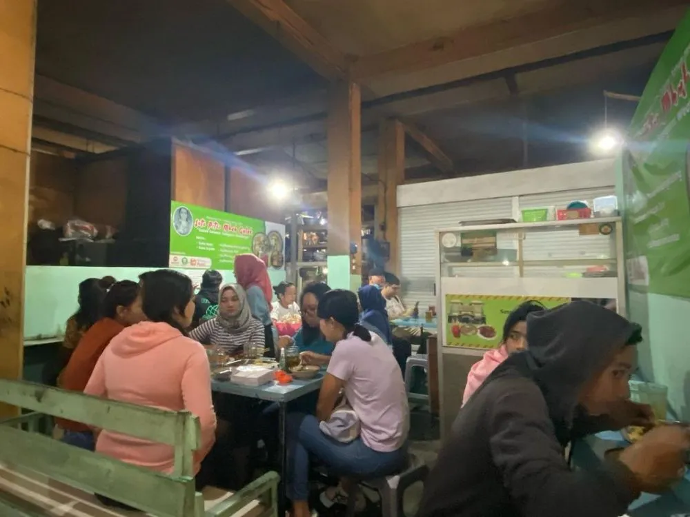 8 soto legandaris di Jogja yang tak sepi pengunjung dari berbagai sumber 8 soto legandaris di Jogja yang tak sepi pengunjung dari berbagai sumber