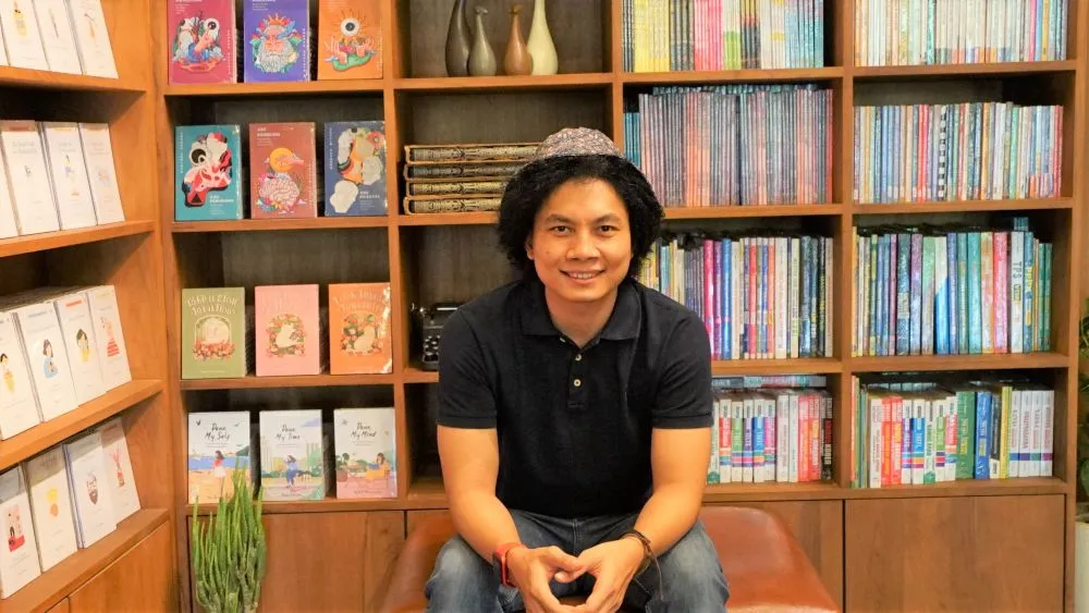 Kisah pria lulusan SMA sukses bangun bisnis penerbitan, raup keuntungan miliar per bulan © 2024 brilio.net Kisah pria lulusan SMA sukses bangun bisnis penerbitan, raup keuntungan miliar per bulan © 2024 brilio.net