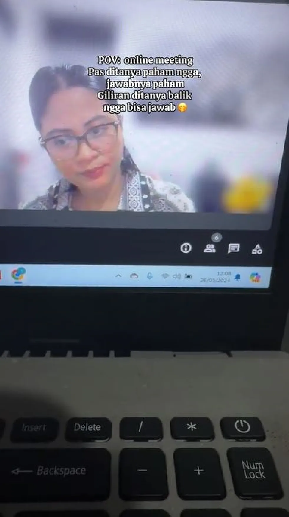 Momen apes mahasiswa lupa matikan mic pas kelas online TikTok