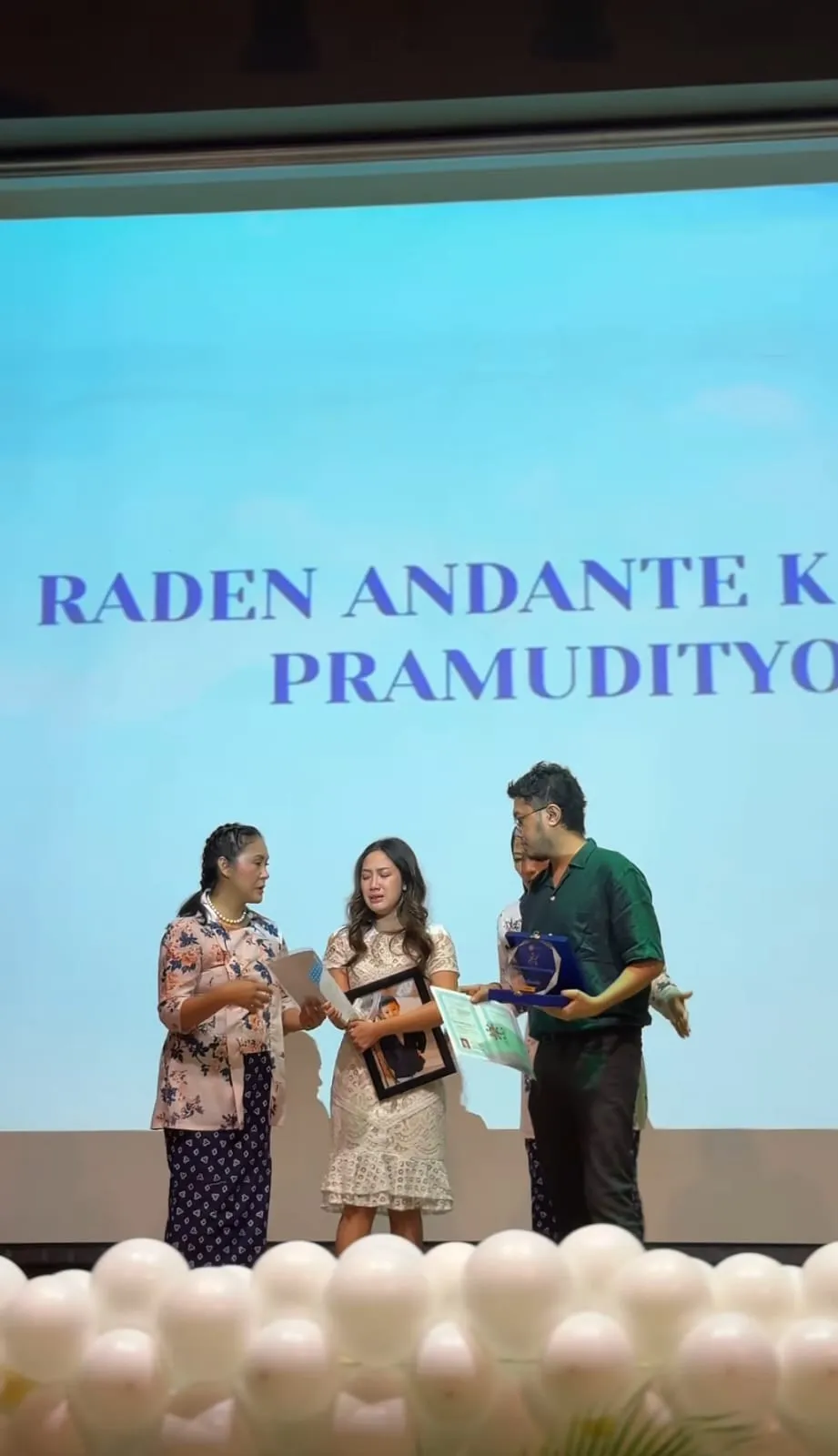 tamara tyasmara datang wisuda dante © Instagram tamara tyasmara datang wisuda dante © Instagram