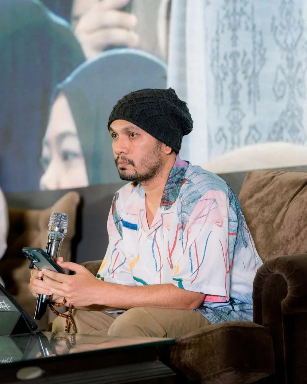 tanggapan ustadz hanan attaki © Instagram