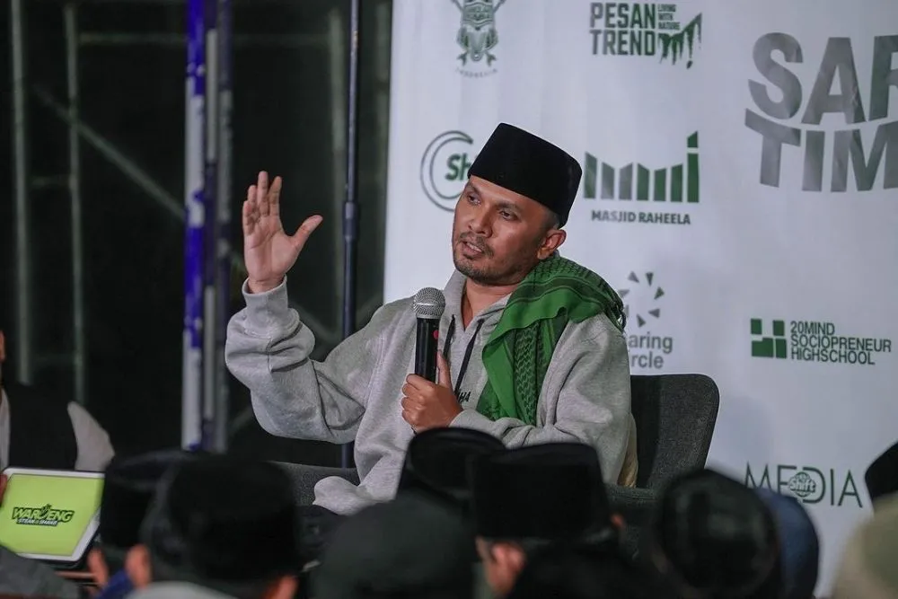 tanggapan ustadz hanan attaki © Instagram