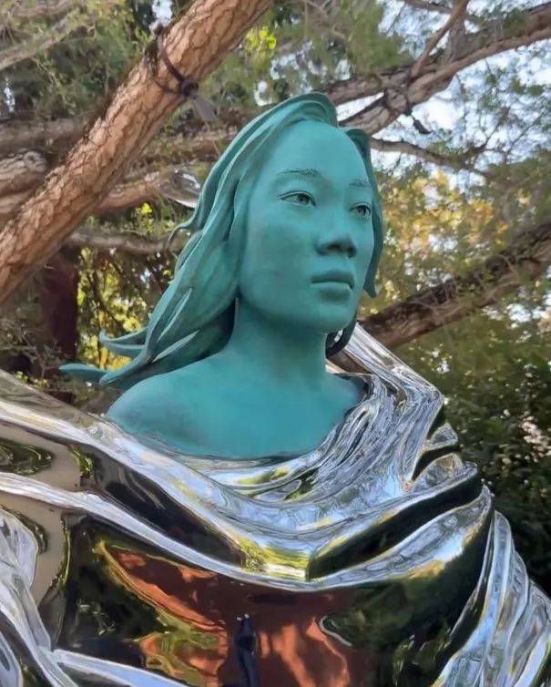 Mark Zuckerberg bikin patung istri © Instagram Mark Zuckerberg bikin patung istri © Instagram