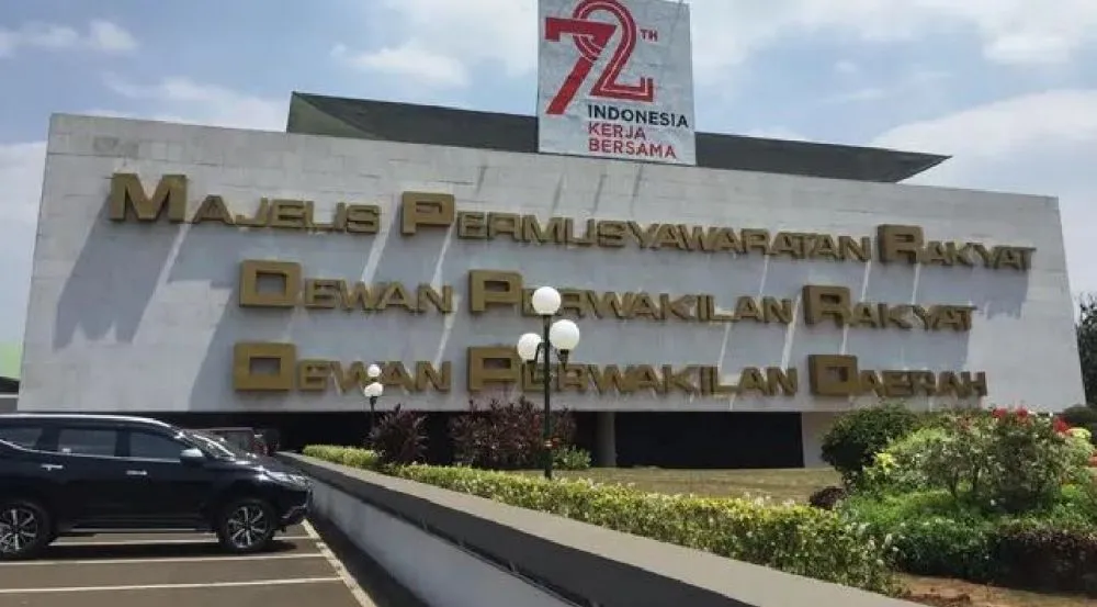 Perbedaan kedudukan MK dan DPR liputan6.com Perbedaan kedudukan MK dan DPR liputan6.com