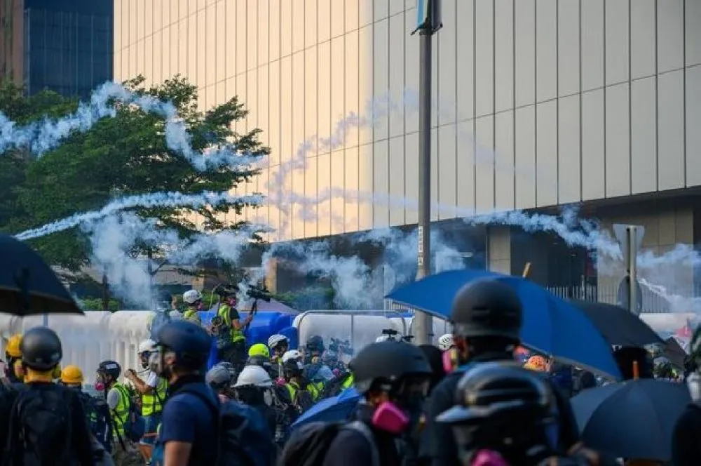 cara mengatasi gas air mata freepik.com