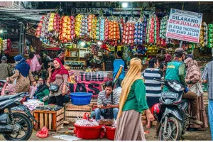 4 Macam pasar menurut kegiatan distribusinya dalam kehidupan sehari-hari