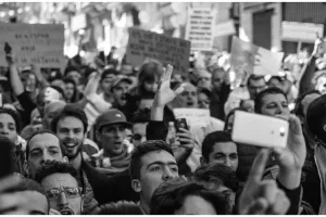 Macam macam konflik yang terjadi akibat keberagaman masyarakat, lengkap dengan contohnya