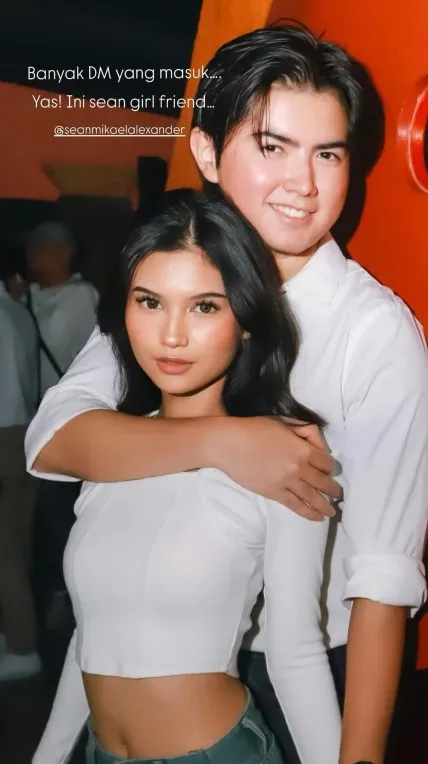 Olla Ramlan pamer foto Sean dengan pacar baru © Instagram Olla Ramlan pamer foto Sean dengan pacar baru © Instagram
