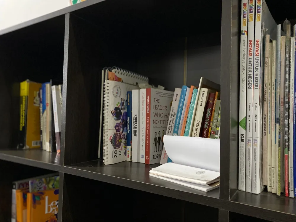 membaca buku atau ebook © berbagai sumber membaca buku atau ebook © berbagai sumber