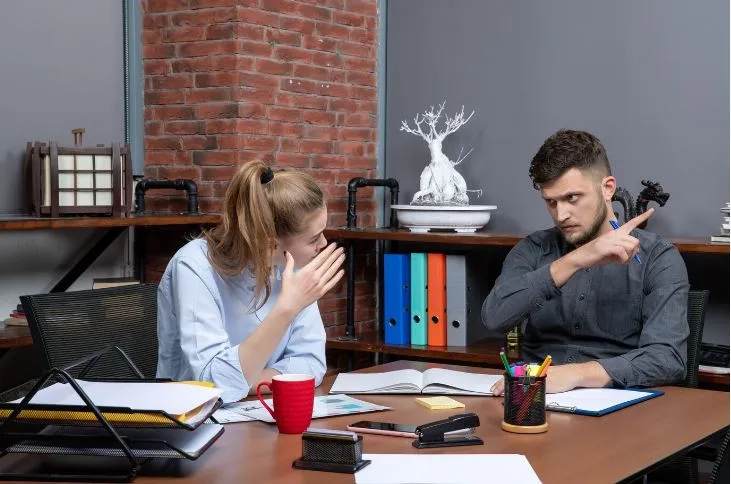 6 tanda kamu kerja di startup yang toxic © 2024 brilio.net 6 tanda kamu kerja di startup yang toxic © 2024 brilio.net