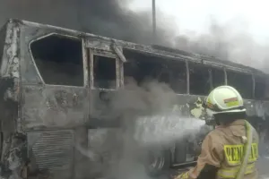 Bus pariwisata bawa 58 anak TK terbakar di Tol Wiyoto Wiyono, sopir sigap selamatkan penumpang
