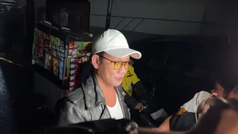 denny sumargo ke rumah farhat abbas © 2024 brilio.net denny sumargo ke rumah farhat abbas © 2024 brilio.net