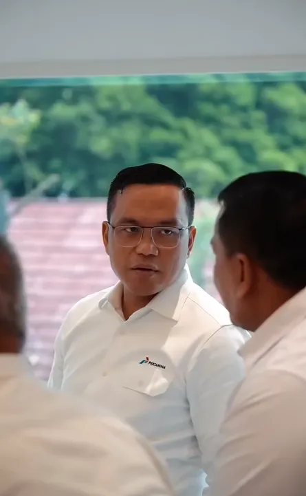 Perjalanan karier Simon Aloysius Mantiri dirut pertamina © 2024 brilio.net Perjalanan karier Simon Aloysius Mantiri dirut pertamina © 2024 brilio.net