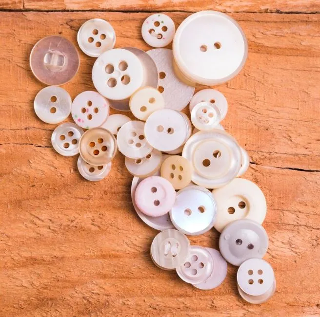 mitos kancing baju terlepas © 2024 brilio.net