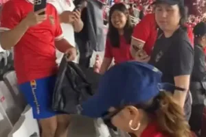 Viral suporter Timnas Indonesia bersihkan sampah di GBK, ternyata terinspirasi suporter Jepang
