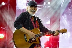 Lirik lagu Kemesraan dinyanyikan oleh Iwan Fals, lagu lawas identik buat reunian