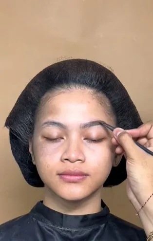 Trik bikin alis super rapi tanpa cukur ala MUA cuma perlu 2 menit TikTok Trik bikin alis super rapi tanpa cukur ala MUA cuma perlu 2 menit TikTok