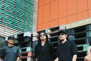 Lirik lagu Pelangi Di Matamu dinyanyikan oleh Jamrud