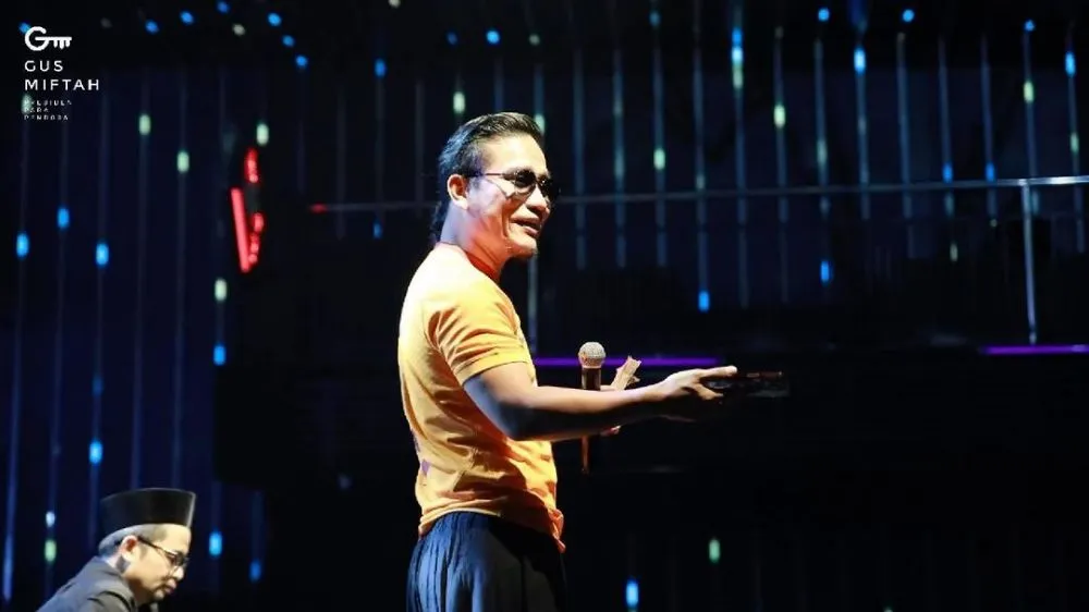 kontroversi Gus Miftah © berbagai sumber