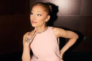 Makna lirik lagu dan pesan emosional di balik Santa Tell Me oleh Ariana Grande